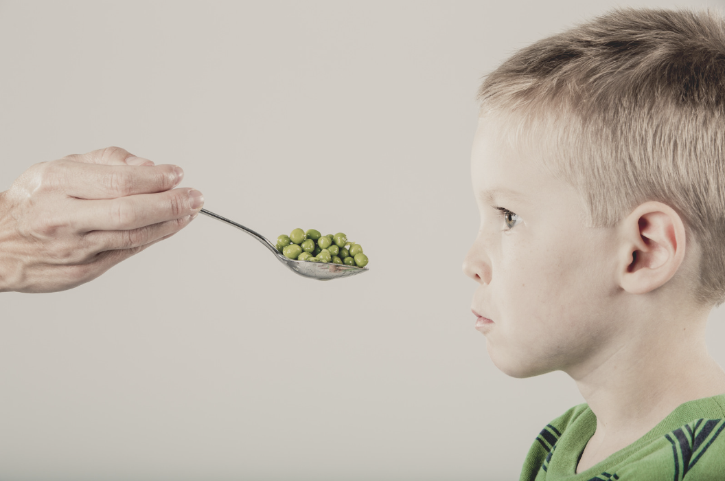 Autism and Eating: 10 Tips to Help a Picky Eater with Autism